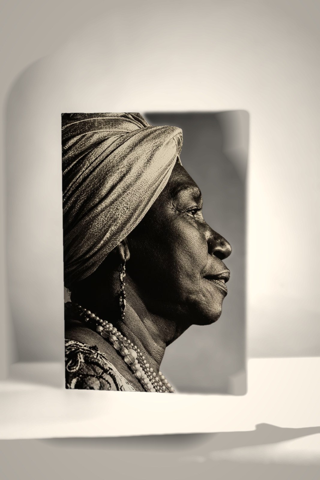 Retrato em preto e branco impresso e emoldurado